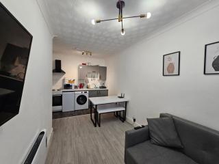 Stylish 1 Bedroom Flat near Bridgend Town centre - Bridgend - 6
