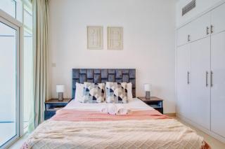 ShoresInn - Charming 1BR with Marina Views - 4