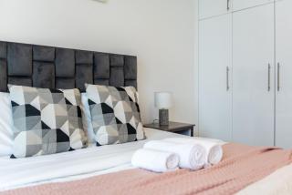 ShoresInn - Charming 1BR with Marina Views - Dubai - 2