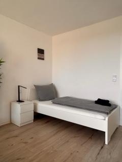 bookandstay24 Dietzenbach 2 Zimmerwohnung mit Balkon, Küche und Parkplatz - 2