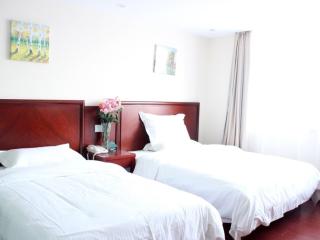 GreenTree Inn Anhui Fuyang Taihe South Xiyang Road Business Hotel - 2