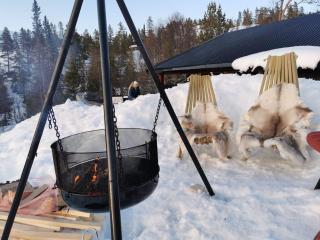 Mountain cabin with a view and hot tub - Øverland - 3