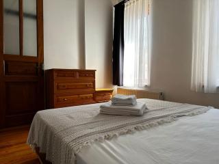 2Br, 2Ba, Ground Flr of Historical Building, Galata - Istanbul - 2