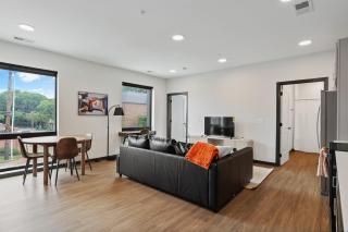 CozySuites on Mass with garage parking #9 - Indianápolis - 0