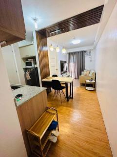 R&J Home Stay Dvo - 3