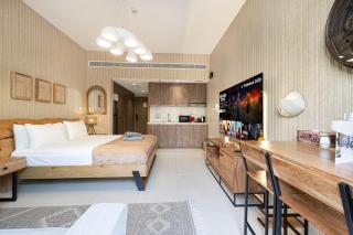 Luxurious studio apartment with private garden - 4