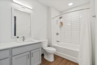 CozySuites on Mass with garage parking #13 - Indianápolis - 1