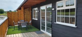 Waterfront Lodges - North Cabin - Ballinamore - 0