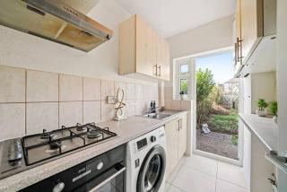 Superb Private Room - Perivale - 9