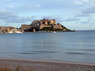 CALVI Centre ville Vue Mer au Calme - 3