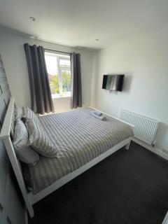 VA Home Stay - Close to Luton Airport, M1 & A505 - Luton - 1
