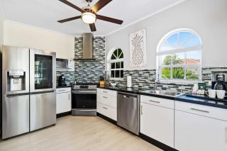 Rooi Santo 128 - Palm-Eagle Beach - 9
