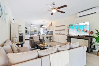Rooi Santo 128 - Palm-Eagle Beach - 2
