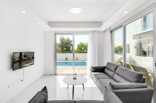 Villa Seabreeze Chloe by Ezoria Villas - 2