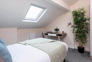 cheerful double en-suite room with free wifi - Derby - 6