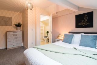 cheerful double en-suite room with free wifi - Derby - 9