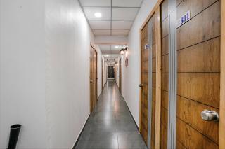 Hotel Skycity, Best Luxurious Hotel AC Rooms In Surat - 3