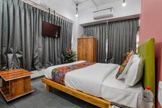 Hotel Skycity, Premier Budget Friendly Luxury Hotel In Surat, Perfect For Families, Couples and Business Travelers - Surat - 3