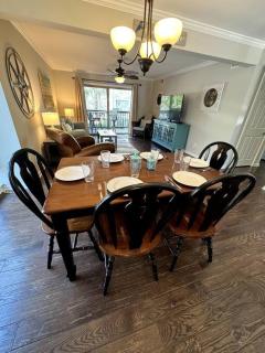 Beautiful Villa, Walk to The Beach - 7