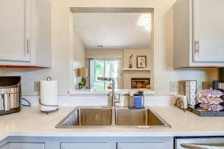 Westfield Home with Furnished Patio 2 Mi to Park St - Westfield - 2