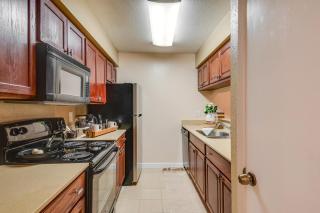 College Station Gem with Pool Access Near University - College Station - 2
