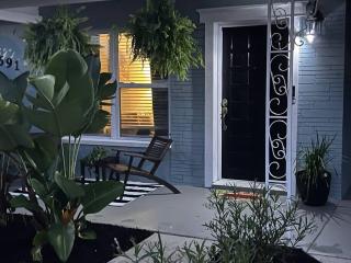 Location-Location-Location in Jensen Beach Cottage - Jensen Beach - 0