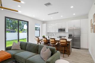 Close to DT Tampa Newly Designed Fully Stocked Kitchen - 2