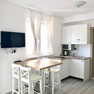 Apartments Coco Beach Makarska - Makarska - 9