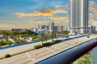 Amazing Studio Beautifull View Balcony Pool Gym - Hallandale Beach - 0