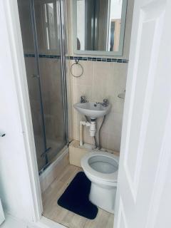 KingBedStudio-Parking-SouthLondon-TownCentre - Mitcham - 0