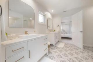 9BR Heated Pool Hot Tub Sleeps 25 - Largo - 4