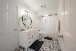 9BR Heated Pool Hot Tub Sleeps 25 - 1
