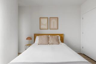 Blueground River West pool gym wd ac CHI-1086 - 2