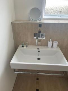 2 Bedroom Flat in Cirencester - - 7