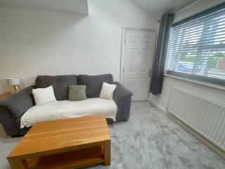 2 Bedroom Flat in Cirencester - - 2