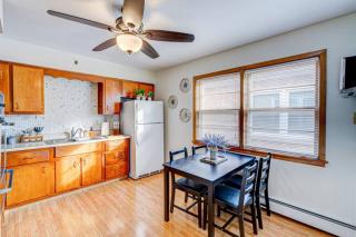 Luxury Artistic Condo Historic Location - Elmwood Park - 8