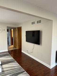 3BR Gym Workspace Chicago Condo - Chicago - 4