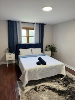3BR Gym Workspace Chicago Condo - Chicago - 1