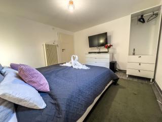Souterrain Apartment mit eigenem Eingang und Terasse - Sarstedt - 2