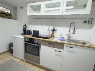 Souterrain Apartment mit eigenem Eingang und Terasse - 2