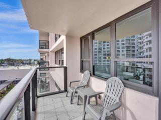 Adorable 2 Bedroom Condo Beach Service 605 - Miami Beach - 7