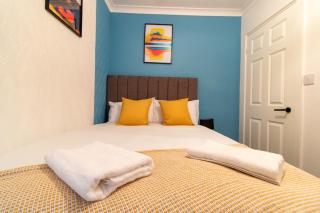 Luna Apartments 4 Bedrooms 2 Bathrooms-Great Prices!! - 7