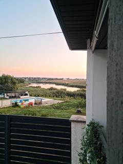 Grey House - Bucareste - 1
