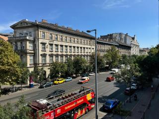 Deluxe Central 4BEDRM Apartment in the Heart of Budapest - Boedapest - 6