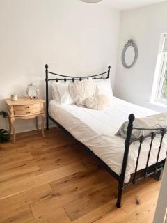 2 Bed Holiday Home with River Views - 7