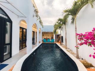 Villa Paros 3BR Greek Island Villa in Seminyak - Seminyak - 5