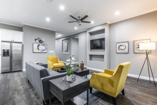 Grand Prairie Getaway - 9