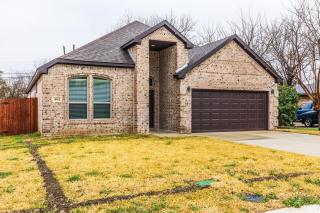 Grand Prairie Getaway - 7