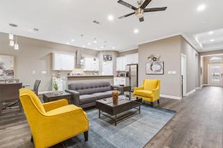 Grand Prairie Getaway - 3