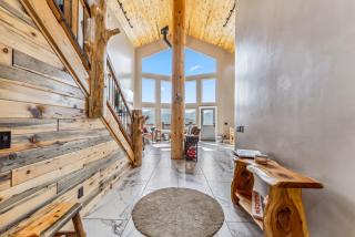 Custom 2BR & Loft Home, with Hot Tub & Stunning Views - 3